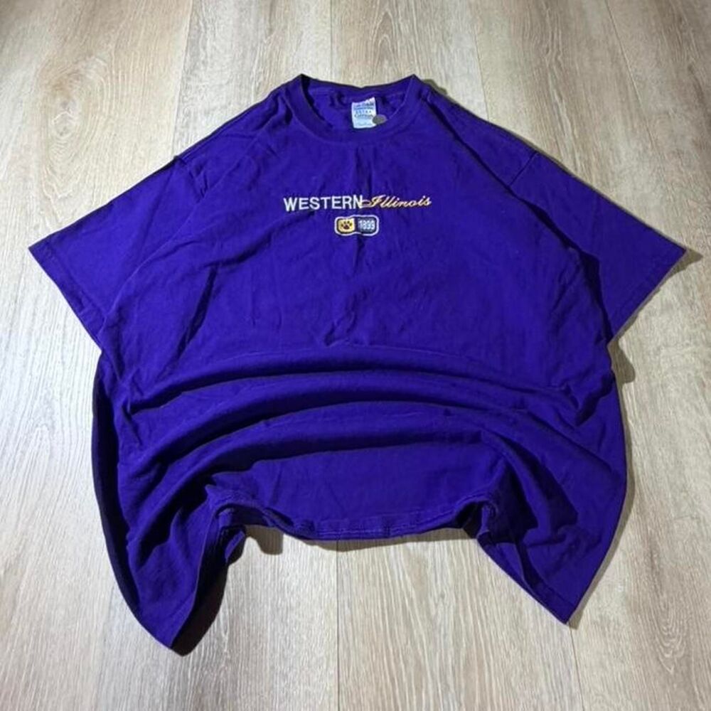 Gildan Men's Purple T-shirt